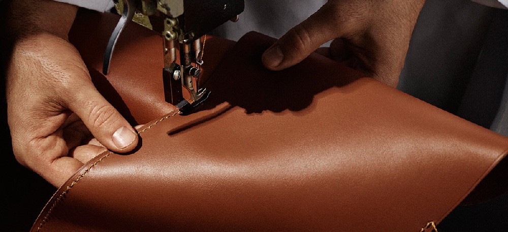 皮具选购指南:掌握四招,轻松辨别皮具品质与真伪